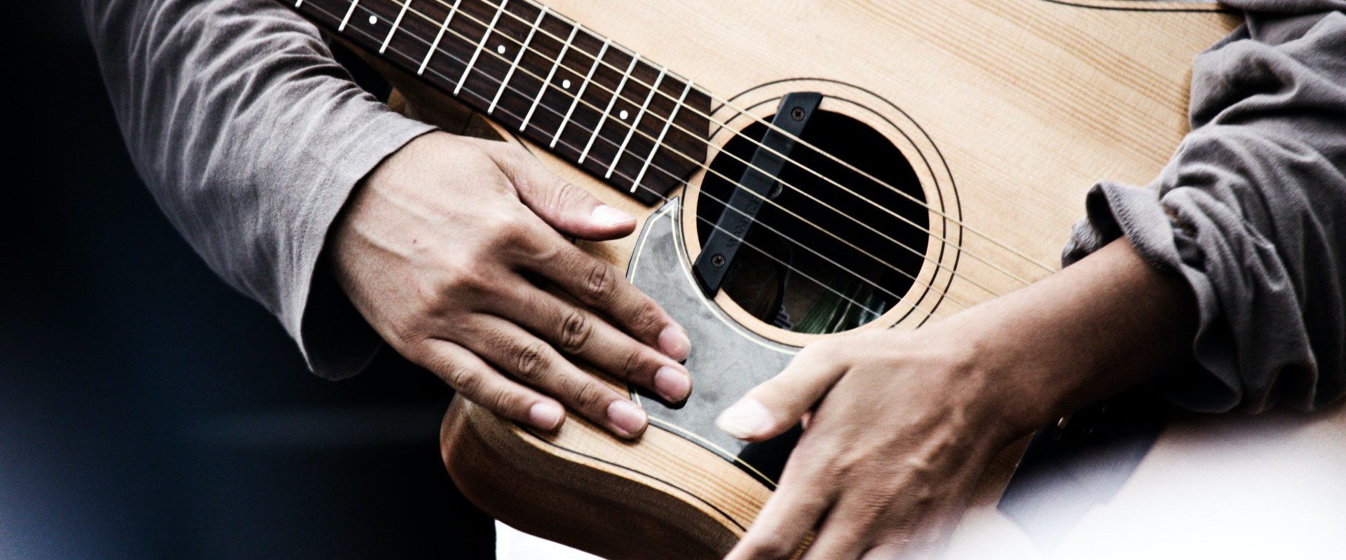 Mastering Legato auf der Gitarre spielen