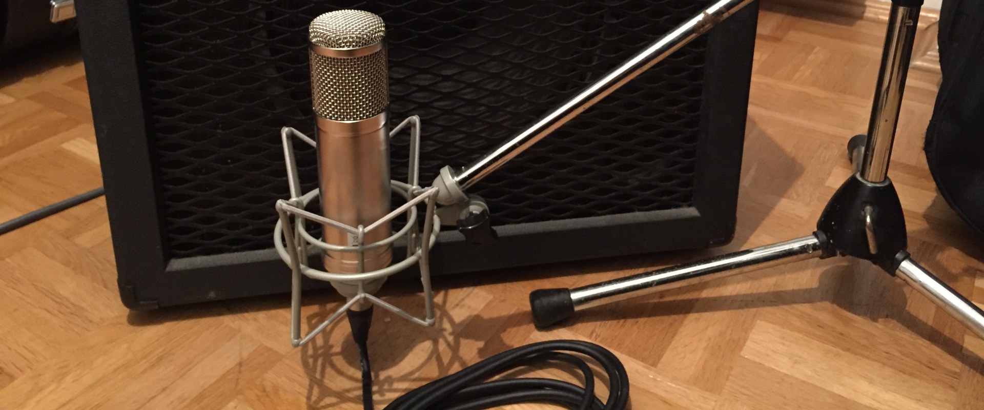 Eine umfassende Anleitung zur Gitarrenaufnahme mit Mikrofonen
