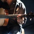 Wie man fortgeschrittene Schlagmuster auf der Gitarre meistert